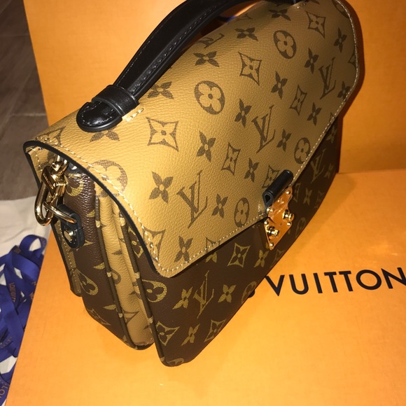 Louis Vuitton Pochette Metis Reverse Canvas - Picture 4 of 8